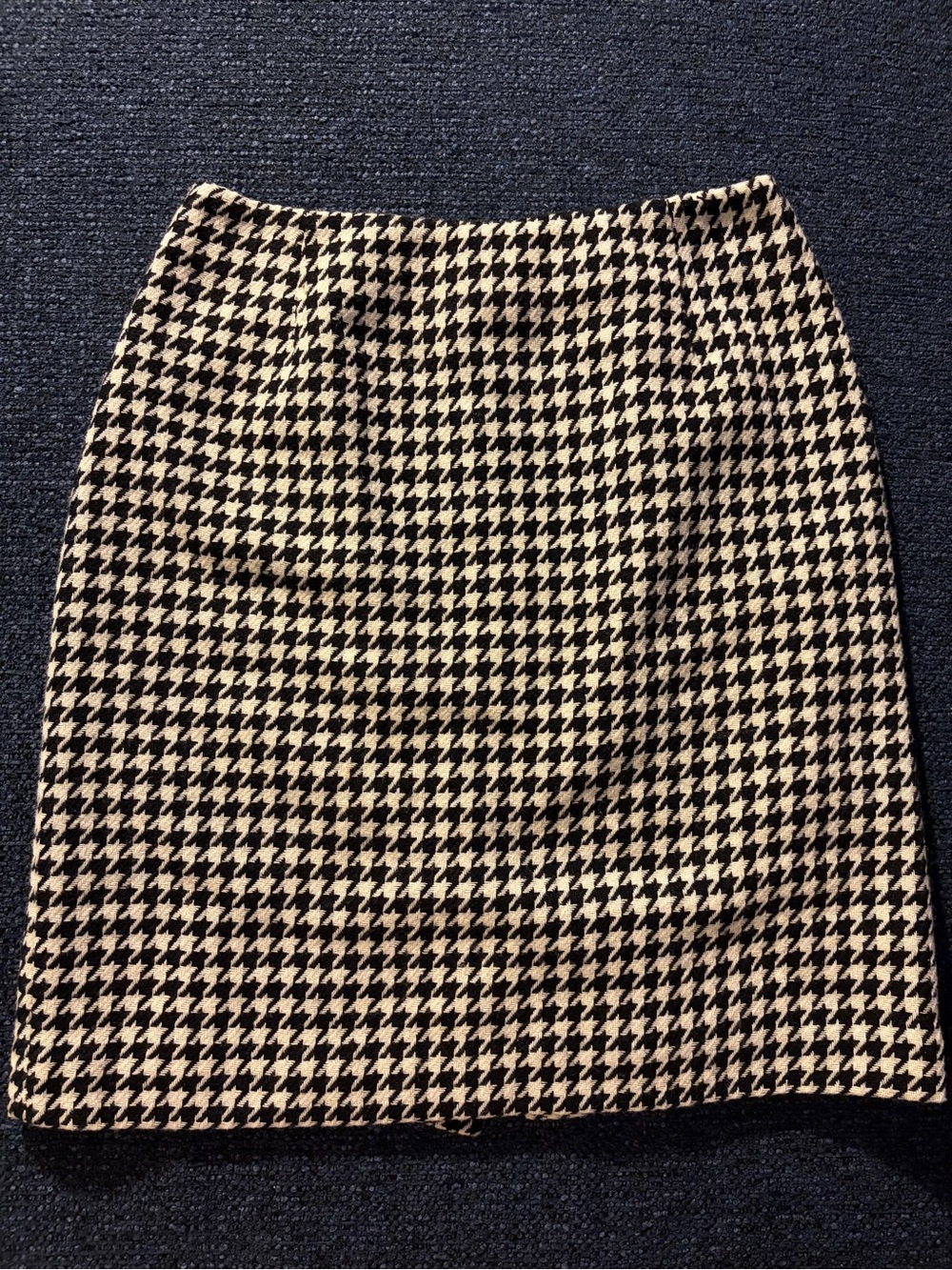 Classic Black and Cream Houndstooth Wool Pencil Skirt